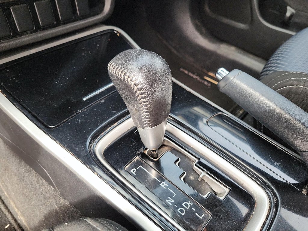 2018 Mitsubishi Outlander ES AWC in Brantford, Ontario - 14 - w1024h768px