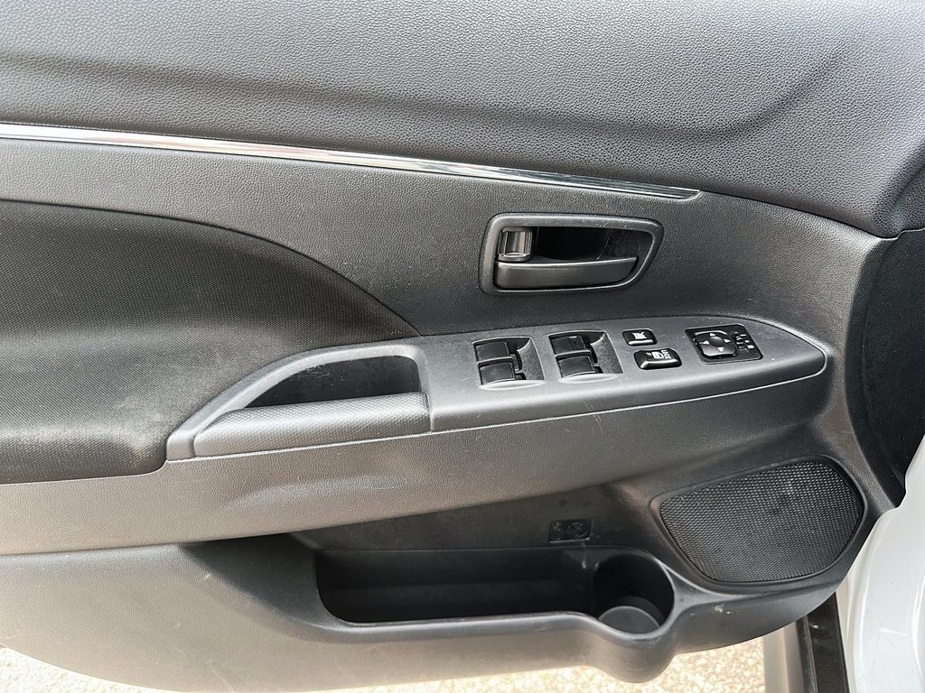 2022 Mitsubishi RVR ES AWC - CVT in Stratford, Ontario - 10 - w1024h768px