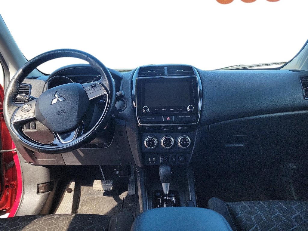 2023 Mitsubishi RVR SE FWD - CVT in Brantford, Ontario - 9 - w1024h768px