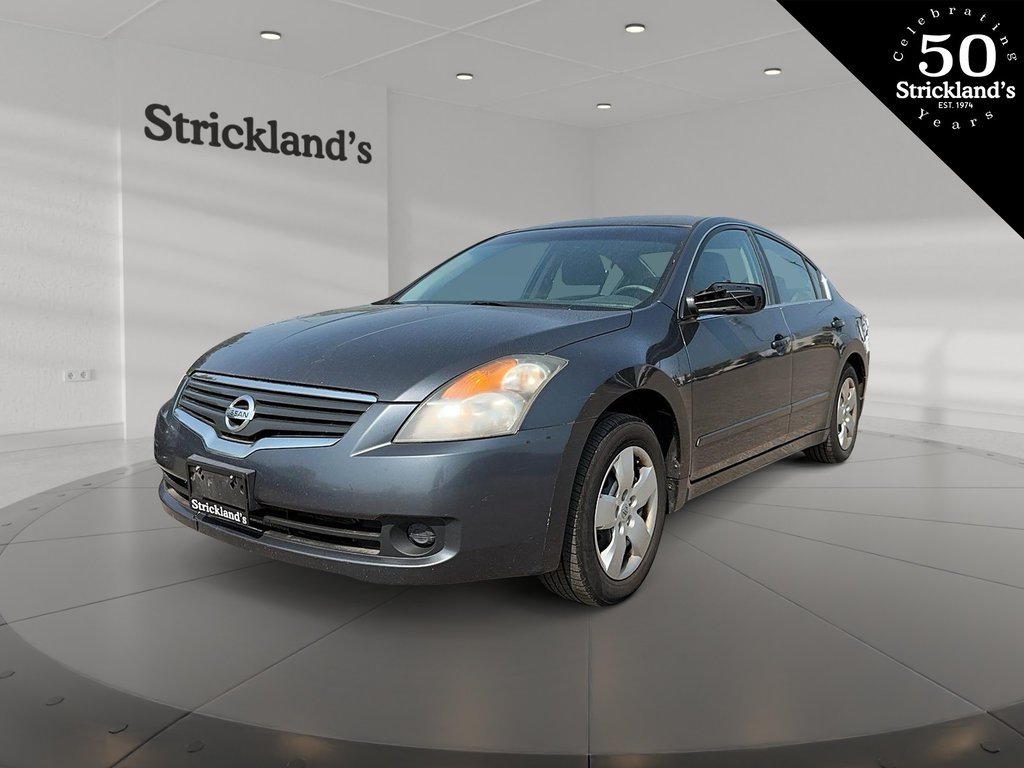 2008  Altima Coupe 2.5 S CVT in Stratford, Ontario - 1 - w1024h768px