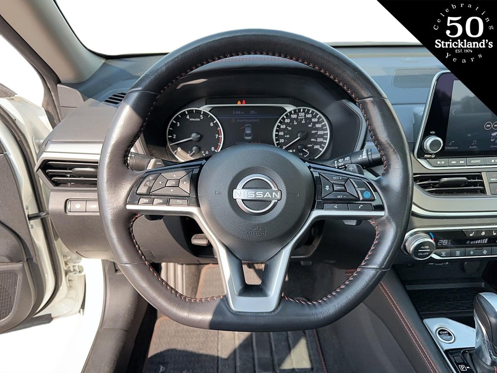 2023  Altima Sedan 2.5 SR CVT in Brantford, Ontario - 11 - w1024h768px