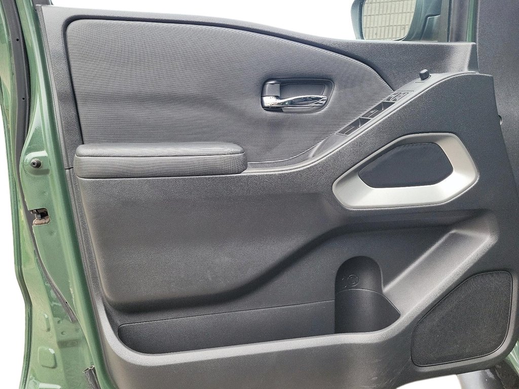 2022 Nissan Frontier Crew Cab SV 4x4 at in Brantford, Ontario - 9 - w1024h768px