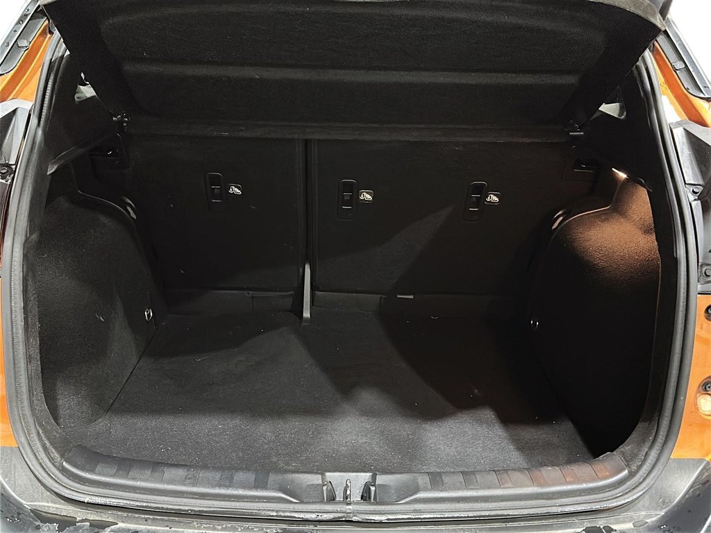 2019 Nissan Kicks SR CVT in Stratford, Ontario - 6 - w1024h768px