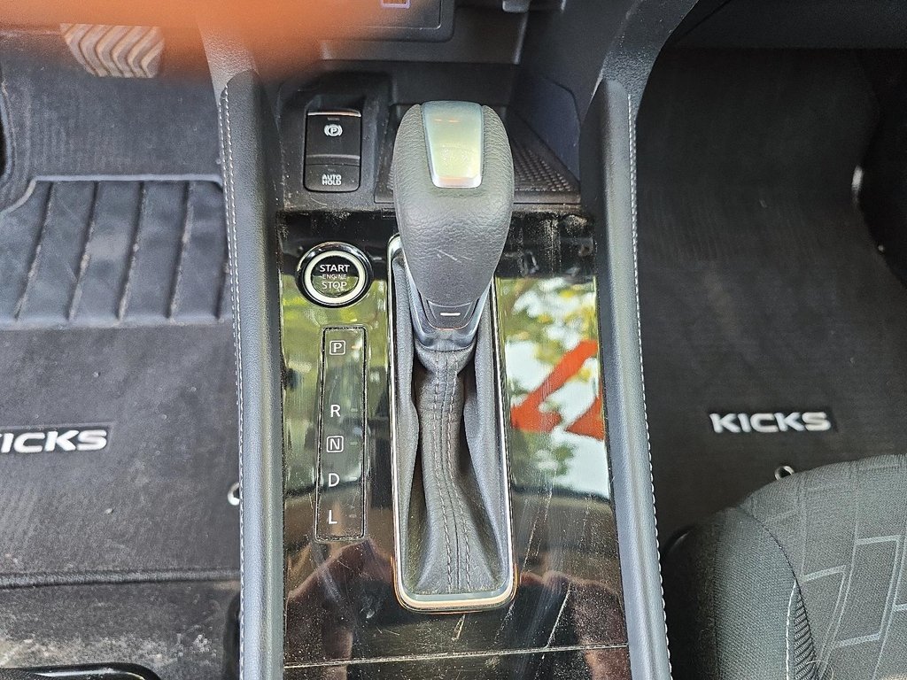 2023 Nissan Kicks SV CVT in Brantford, Ontario - 14 - w1024h768px