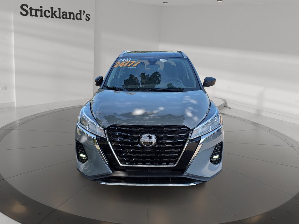2023 Nissan Kicks SV CVT in Brantford, Ontario - 2 - w1024h768px