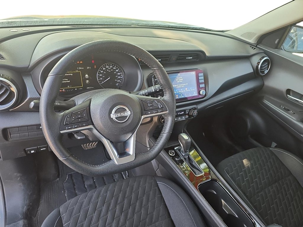 2023 Nissan Kicks SV CVT in Brantford, Ontario - 9 - w1024h768px