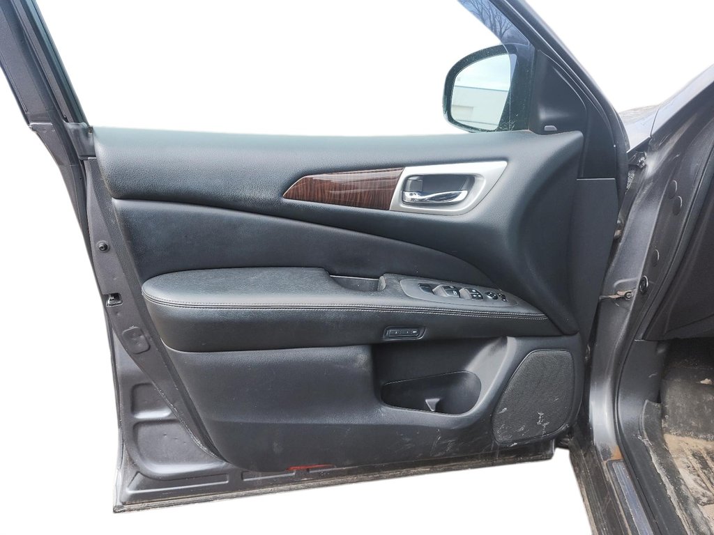 2015 Nissan Pathfinder Platinum V6 4x4 at in Brantford, Ontario - 10 - w1024h768px