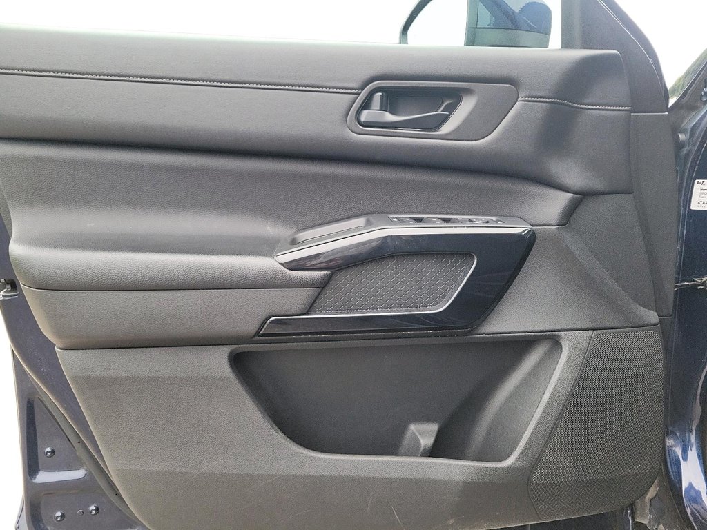 2024 Nissan Pathfinder SV 4WD in Brantford, Ontario - 11 - w1024h768px