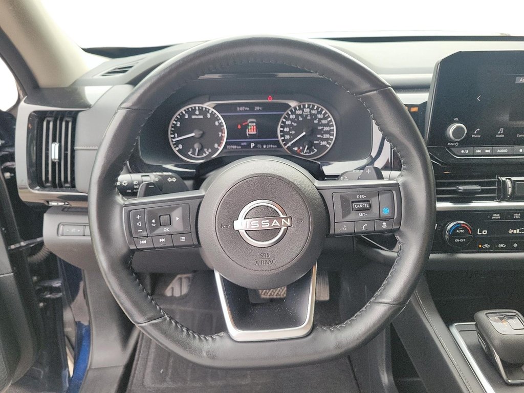 2024 Nissan Pathfinder SV 4WD in Brantford, Ontario - 12 - w1024h768px