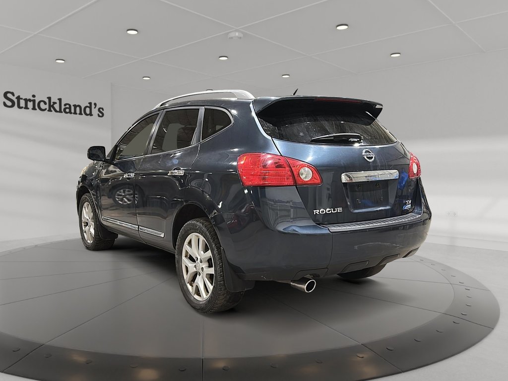 2012 Nissan Rogue SV FWD CVT in Brantford, Ontario - 4 - w1024h768px