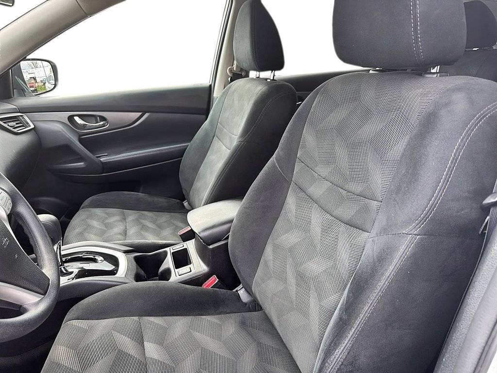 2016 Nissan Rogue SV AWD CVT in Brantford, Ontario - 7 - w1024h768px