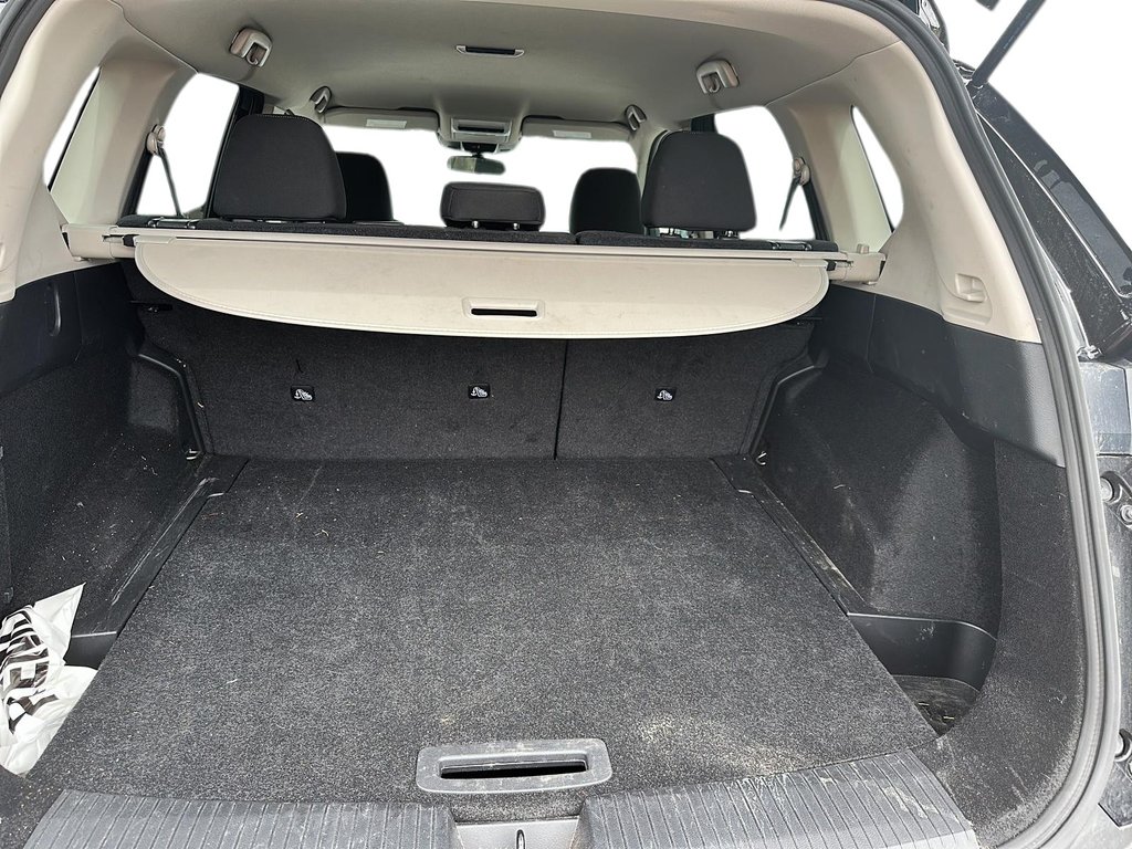 2023 Nissan Rogue S AWD CVT in Stratford, Ontario - 6 - w1024h768px