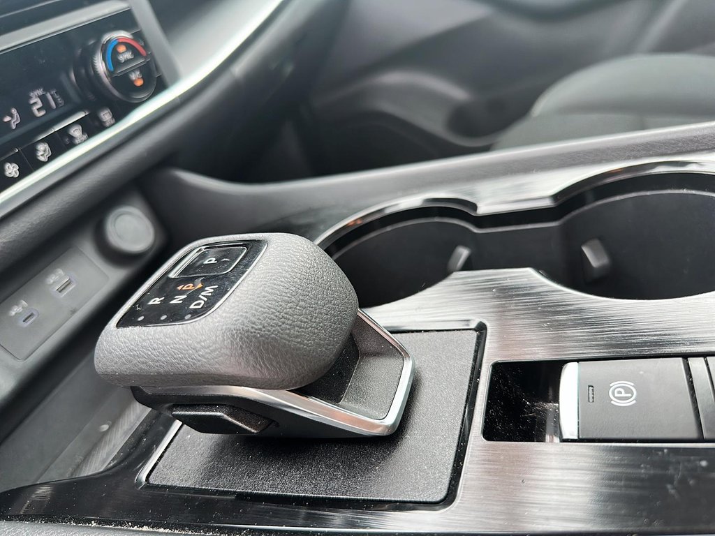 2023 Nissan Rogue S AWD CVT in Stratford, Ontario - 14 - w1024h768px