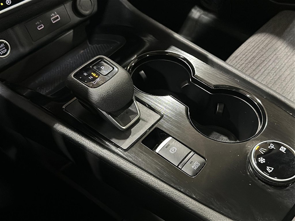 2023 Nissan Rogue SV AWD CVT in Stratford, Ontario - 14 - w1024h768px
