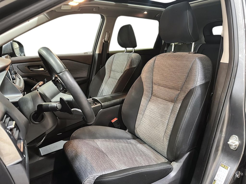 2023 Nissan Rogue SV AWD CVT in Stratford, Ontario - 8 - w1024h768px
