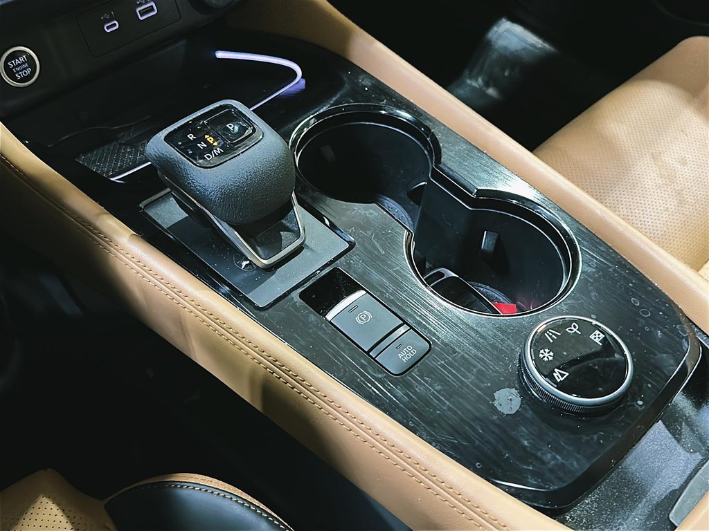2023 Nissan Rogue Platinum CVT in Stratford, Ontario - 13 - w1024h768px