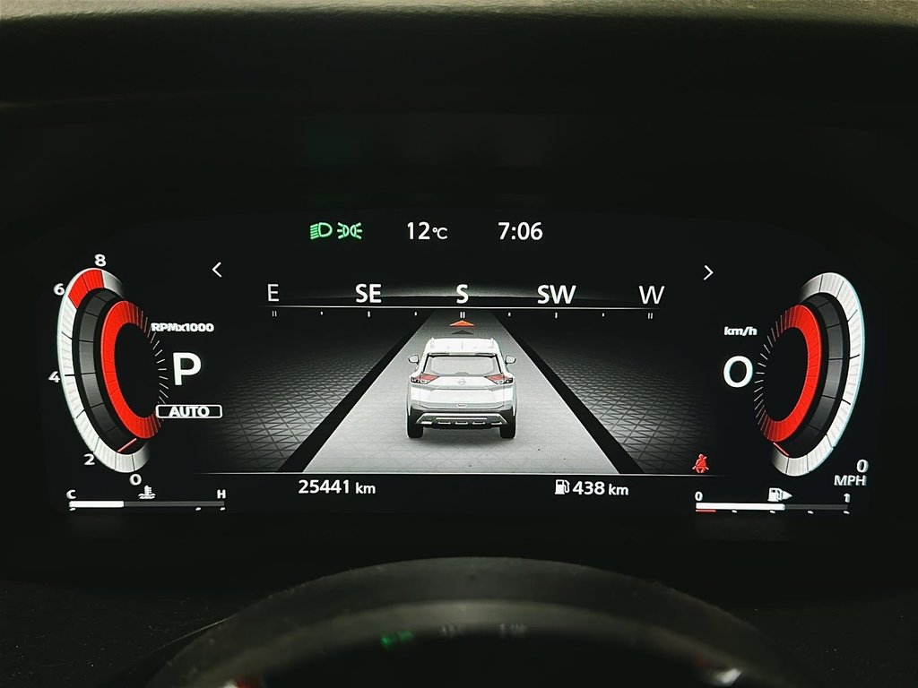 2023 Nissan Rogue Platinum CVT in Stratford, Ontario - 12 - w1024h768px