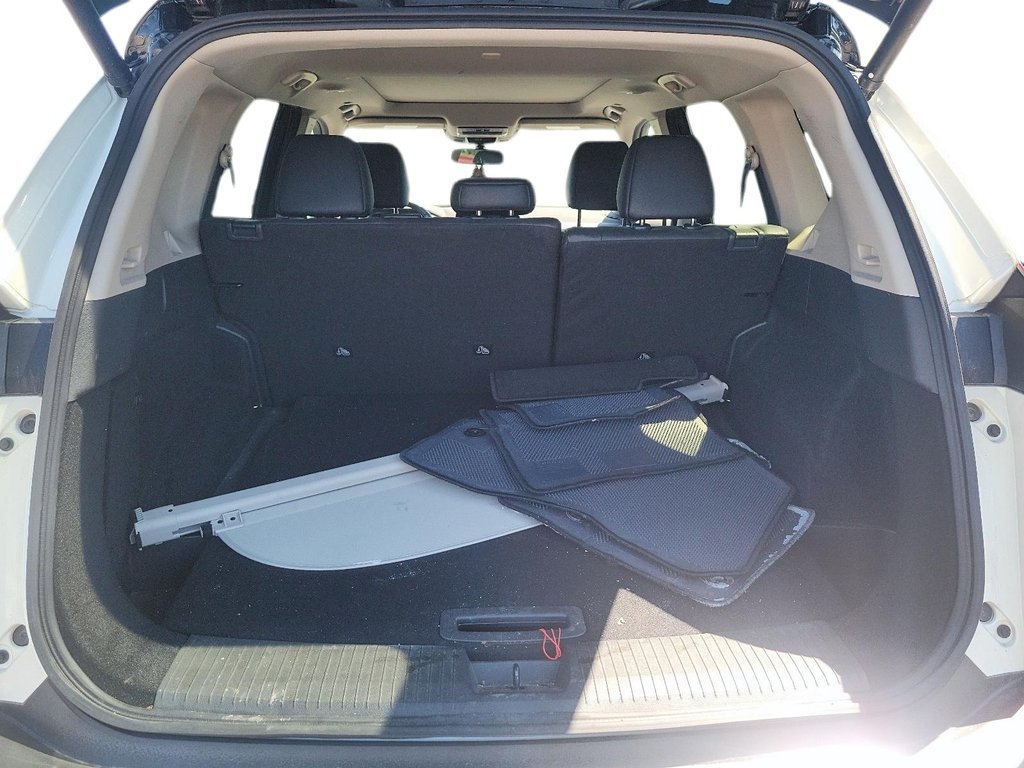 2023 Nissan Rogue SV Midnight Edition AWD CVT in Brantford, Ontario - 6 - w1024h768px