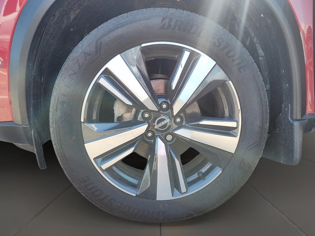 2023 Nissan Rogue Platinum CVT in Brantford, Ontario - 7 - w1024h768px