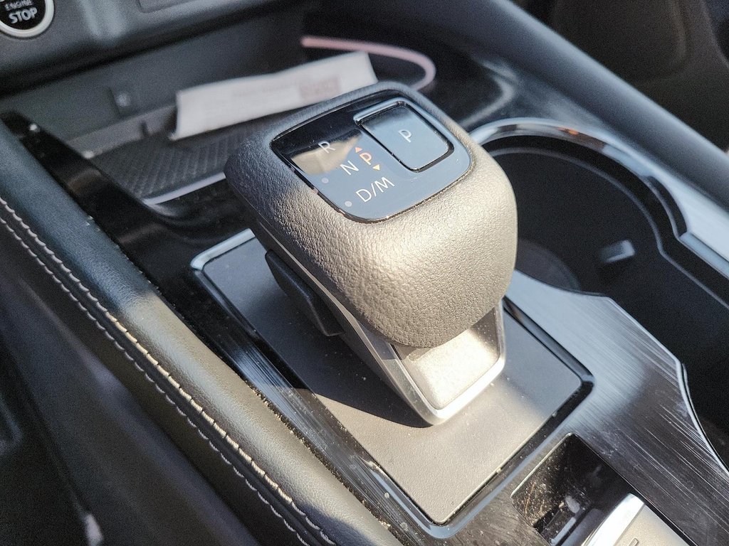 2023 Nissan Rogue Platinum CVT in Brantford, Ontario - 14 - w1024h768px