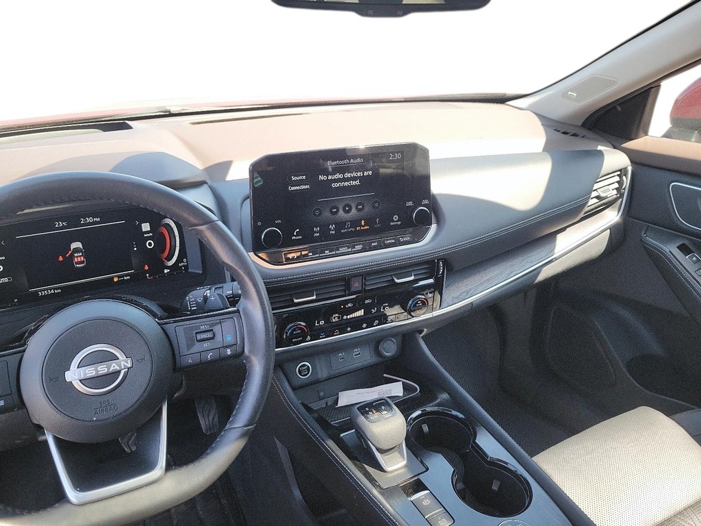 2023 Nissan Rogue Platinum CVT in Brantford, Ontario - 13 - w1024h768px
