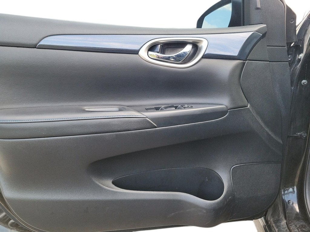 2016 Nissan Sentra 1.8 SR CVT in Brantford, Ontario - 10 - w1024h768px