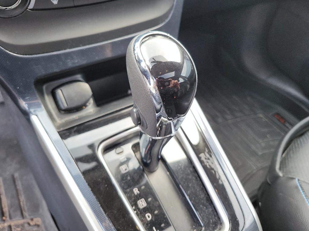 2016 Nissan Sentra 1.8 SR CVT in Brantford, Ontario - 14 - w1024h768px