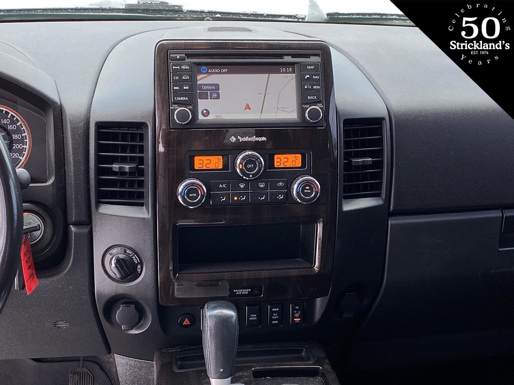 2014  Titan Crew Cab SV 4X4 SWB in Brantford, Ontario - 10 - w1024h768px