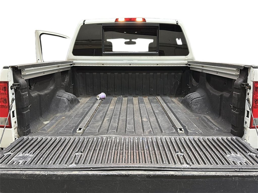 2014 Nissan Titan Crew Cab SV 4X4 SWB in Stratford, Ontario - 15 - w1024h768px