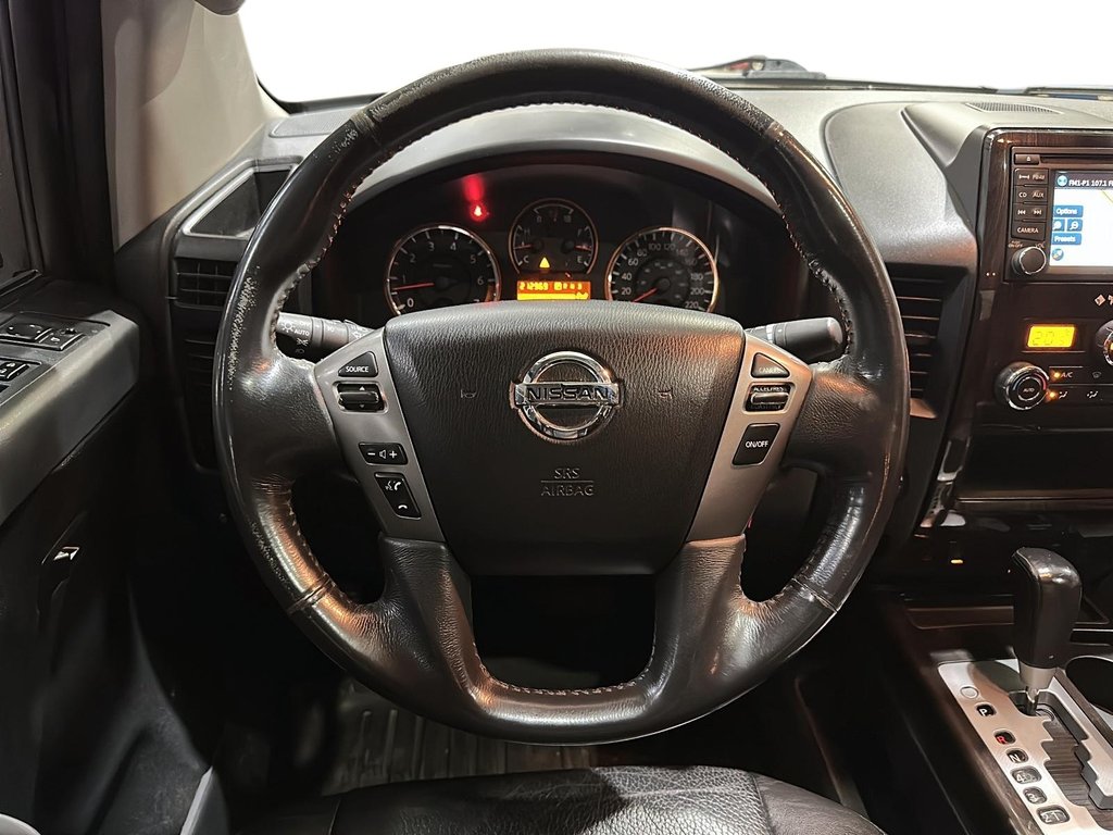 2014 Nissan Titan Crew Cab SV 4X4 SWB in Stratford, Ontario - 10 - w1024h768px