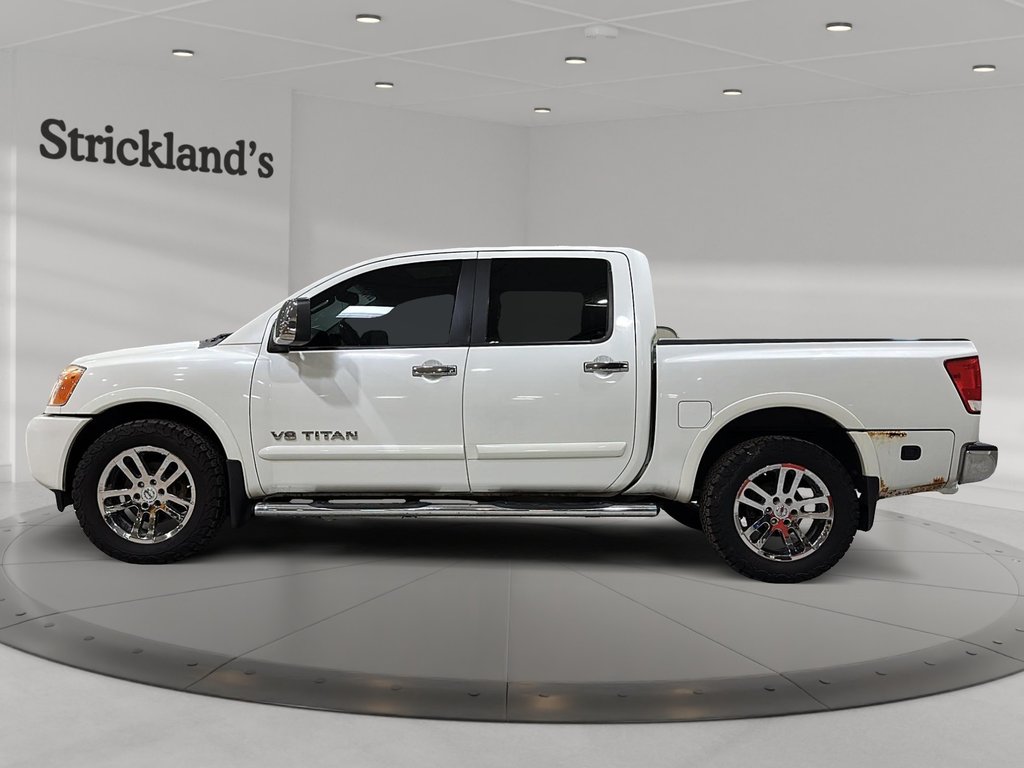 2014 Nissan Titan Crew Cab SV 4X4 SWB in Stratford, Ontario - 5 - w1024h768px