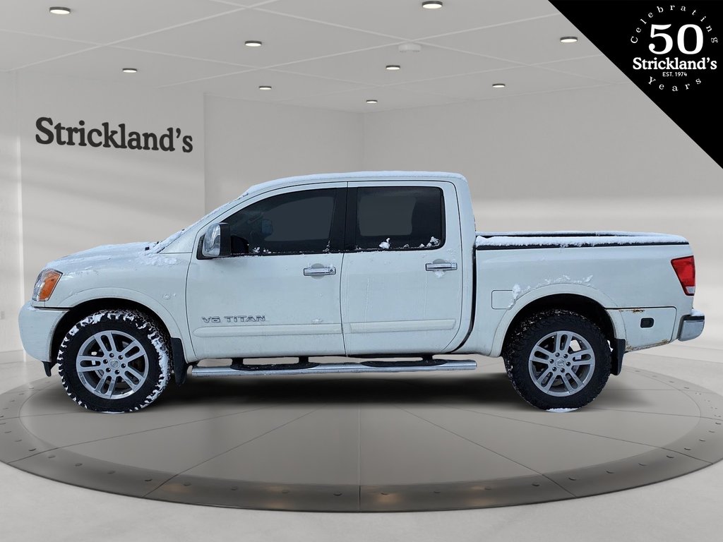 2014  Titan Crew Cab SV 4X4 SWB in Brantford, Ontario - 5 - w1024h768px