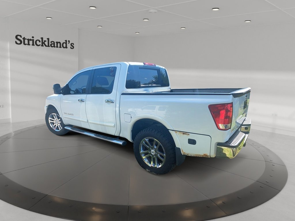 2014 Nissan Titan Crew Cab SV 4X4 SWB in Brantford, Ontario - 4 - w1024h768px