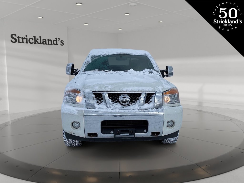 2014  Titan Crew Cab SV 4X4 SWB in Brantford, Ontario - 2 - w1024h768px