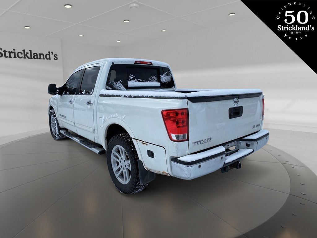 2014  Titan Crew Cab SV 4X4 SWB in Brantford, Ontario - 4 - w1024h768px