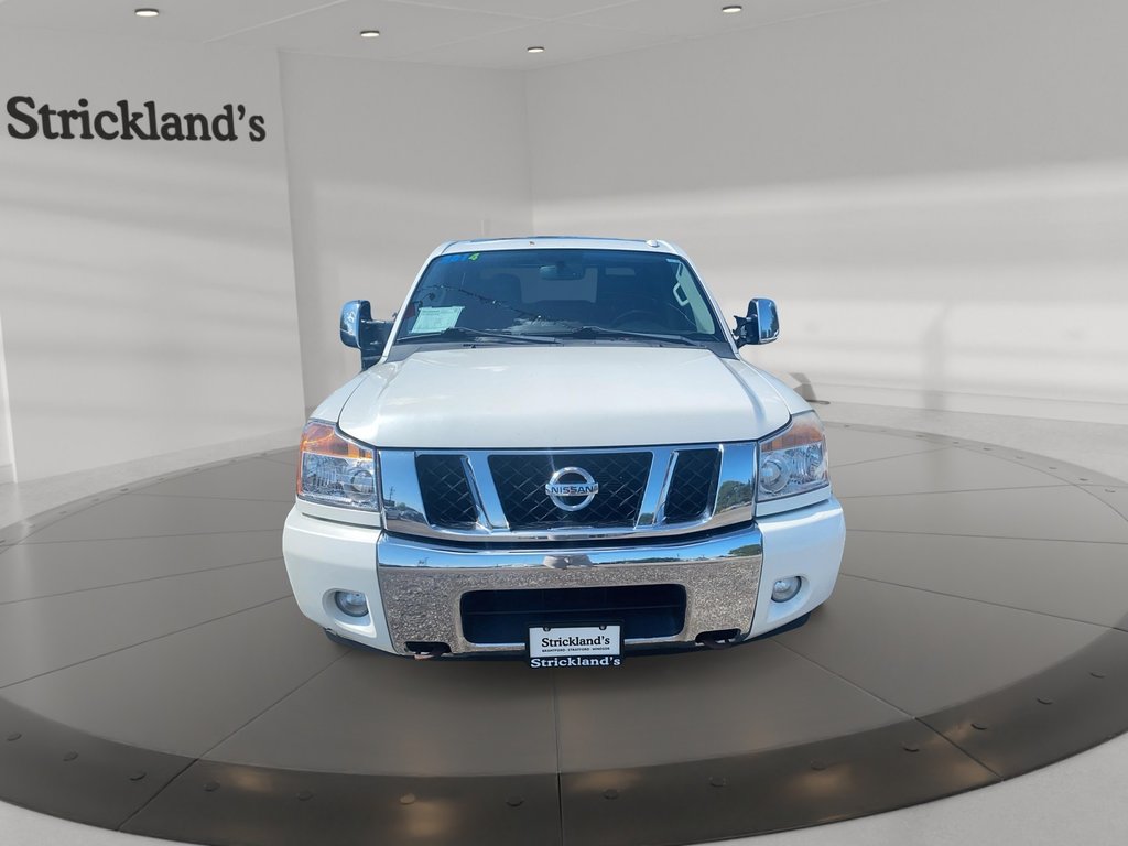 2014 Nissan Titan Crew Cab SV 4X4 SWB in Brantford, Ontario - 2 - w1024h768px