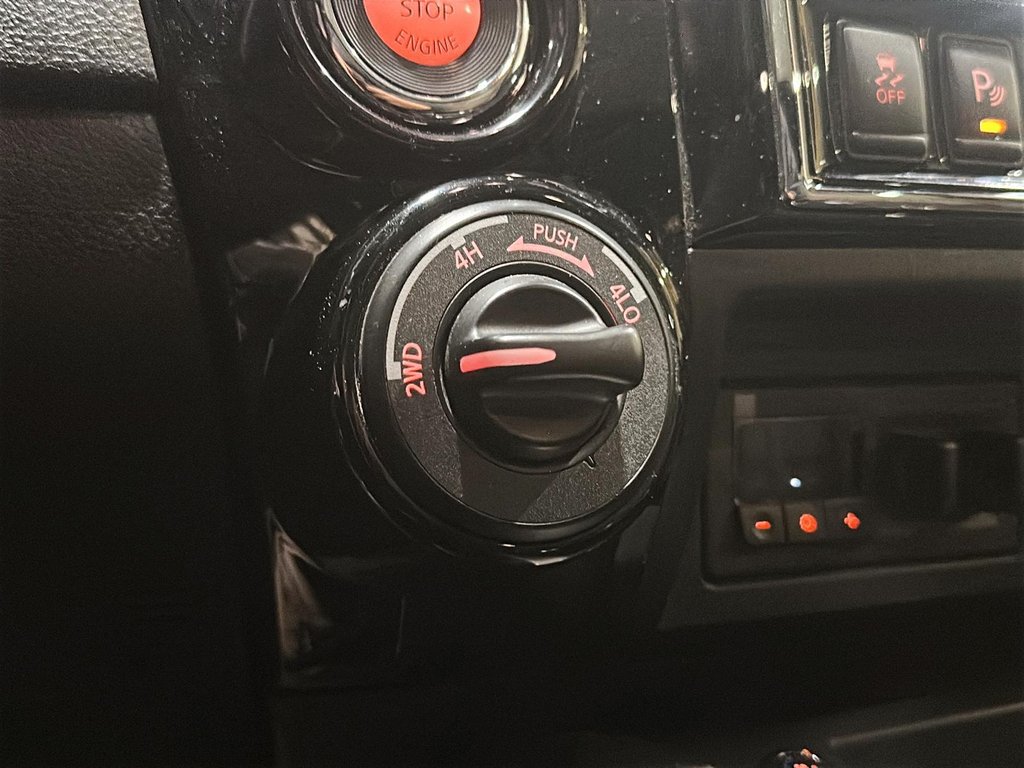 2020 Nissan Titan Crew Cab Platinum 4X4 in Brantford, Ontario - 15 - w1024h768px