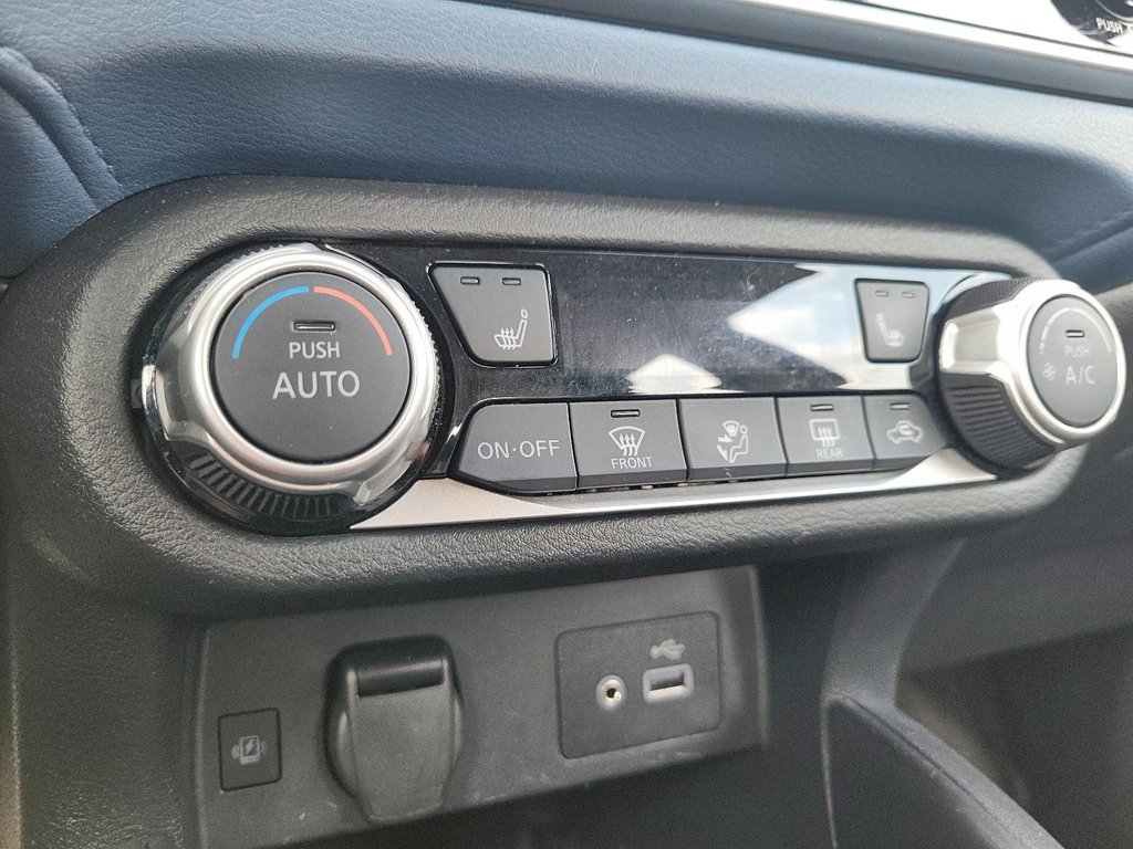 2025 Nissan Versa SV CVT in Brantford, Ontario - 18 - w1024h768px