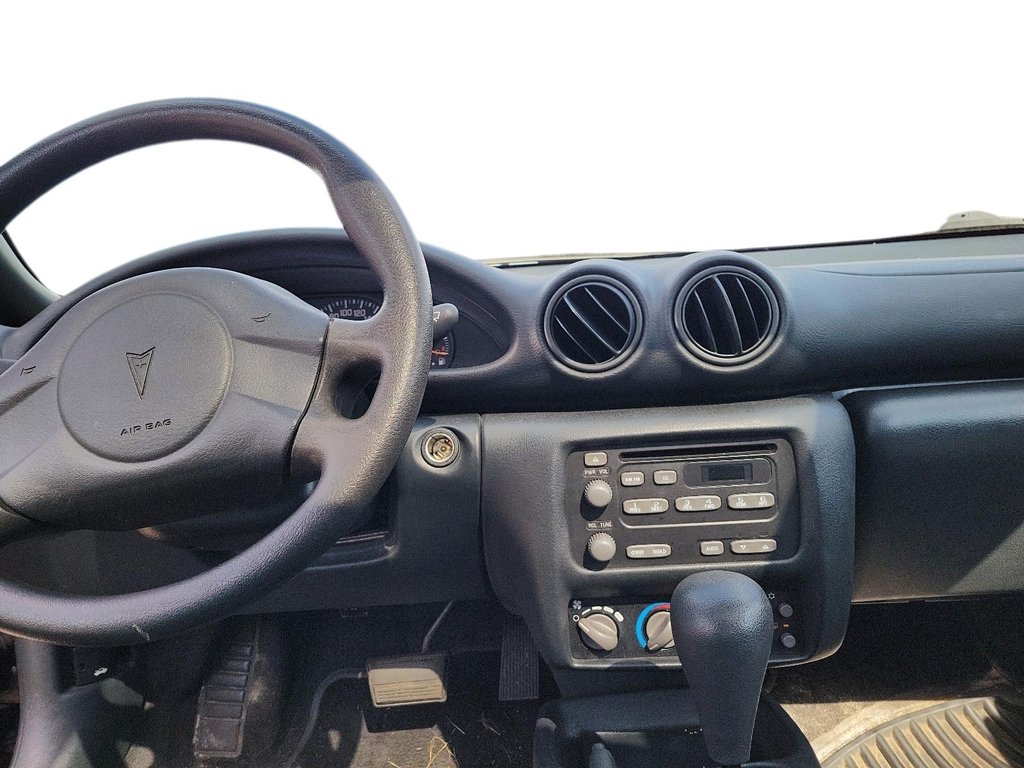 2005 Pontiac Sunfire 2Dr Coupe GT in Brantford, Ontario - 9 - w1024h768px