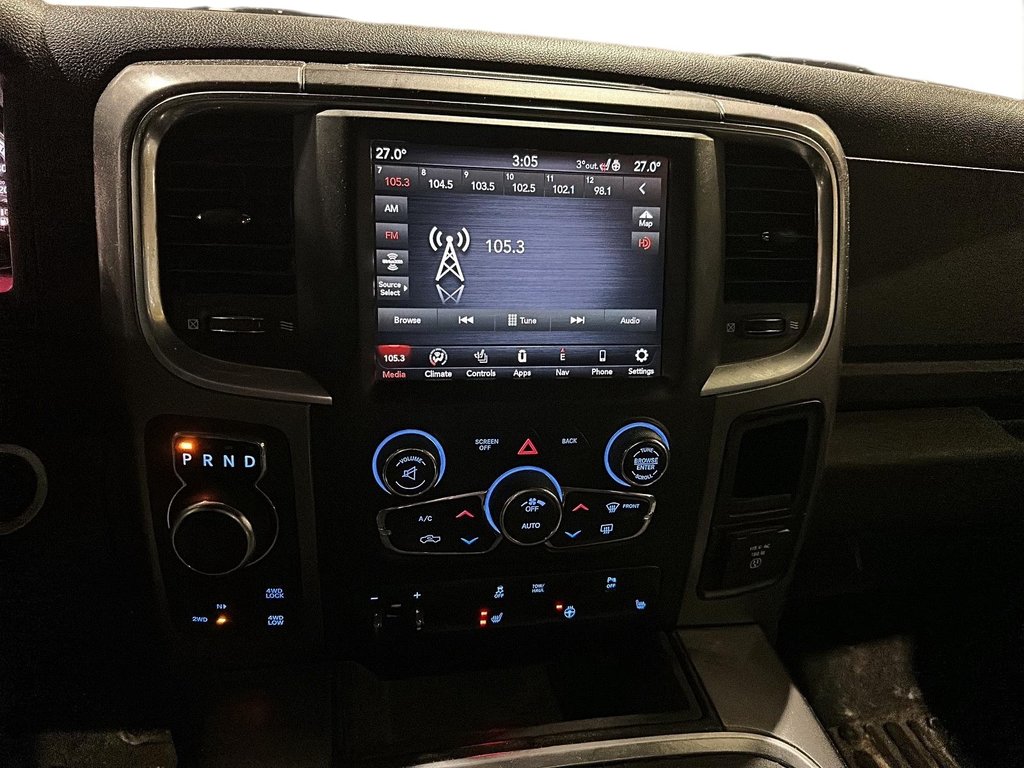 2021 Ram RAM 1500 Classic Crew Cab 4x4 (DS) SLT (140.5 WB 5'7 Box) SWB in Brantford, Ontario - 14 - w1024h768px