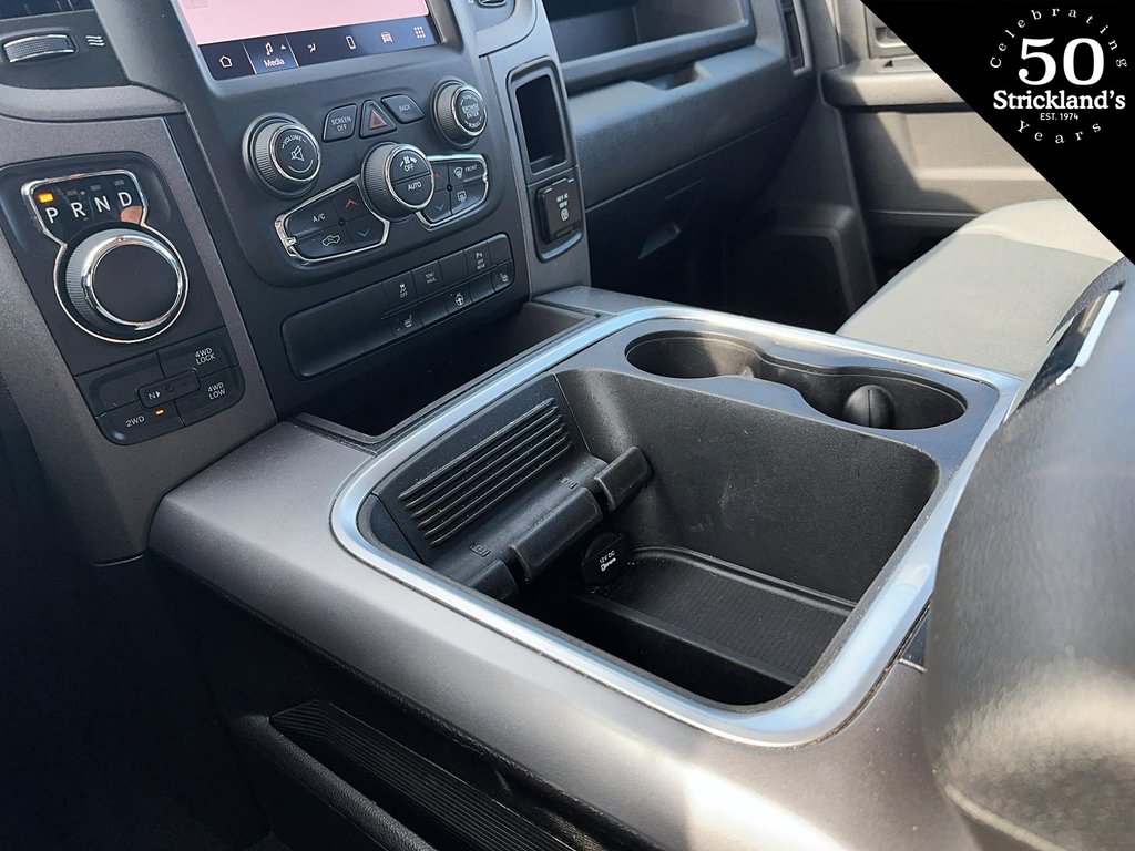 2022  RAM 1500 Classic Crew Cab 4x4 (DS) ST (140.5 WB 5'7 Box) SWB in Brantford, Ontario - 11 - w1024h768px