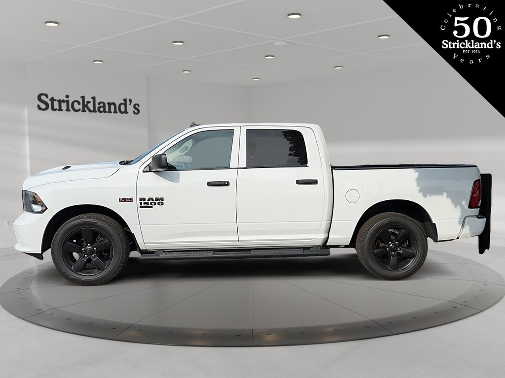 2022  RAM 1500 Classic Crew Cab 4x4 (DS) ST (140.5 WB 5'7 Box) SWB in Brantford, Ontario - 4 - w1024h768px