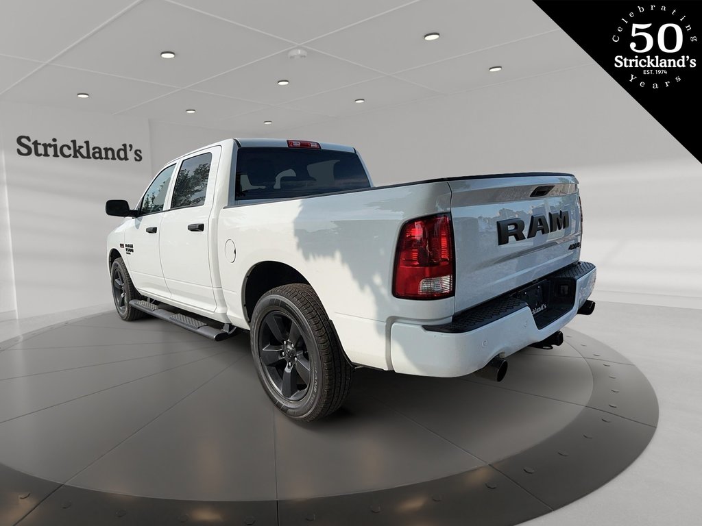 2022  RAM 1500 Classic Crew Cab 4x4 (DS) ST (140.5 WB 5'7 Box) SWB in Brantford, Ontario - 3 - w1024h768px