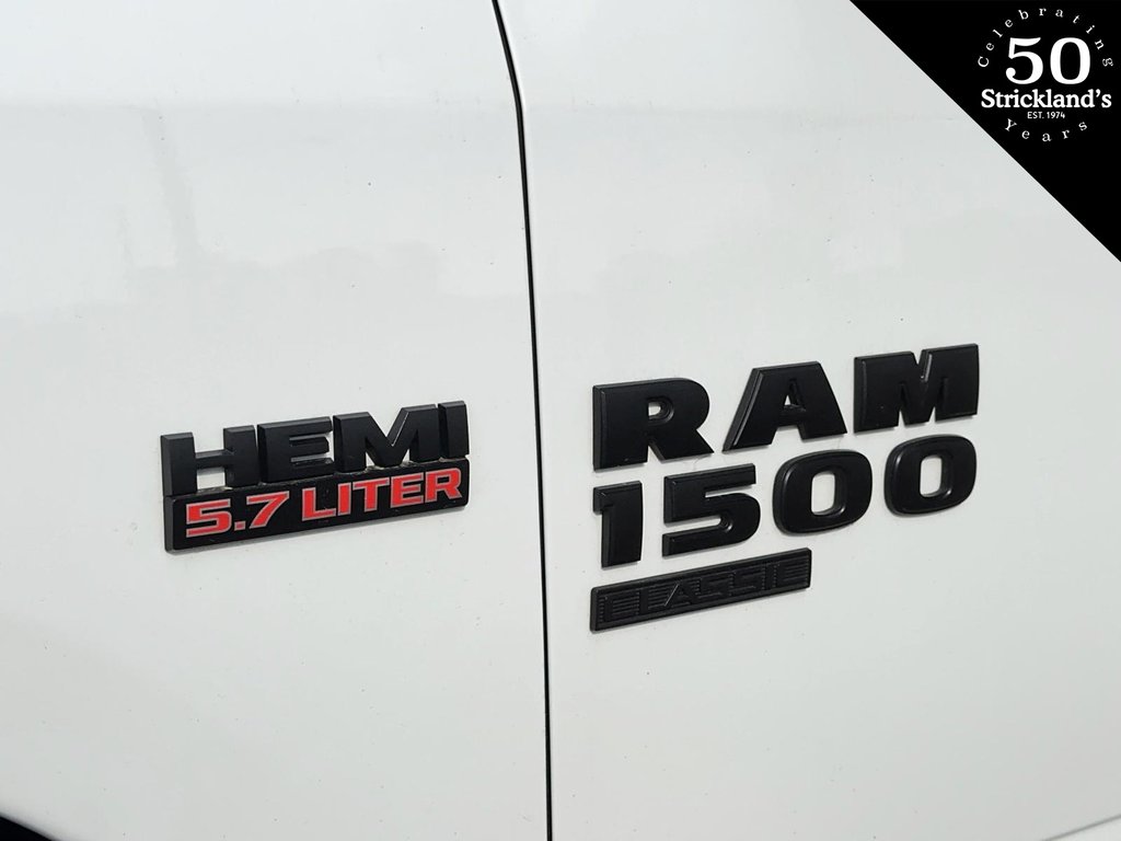 2022  RAM 1500 Classic Crew Cab 4x4 (DS) ST (140.5 WB 5'7 Box) SWB in Brantford, Ontario - 5 - w1024h768px