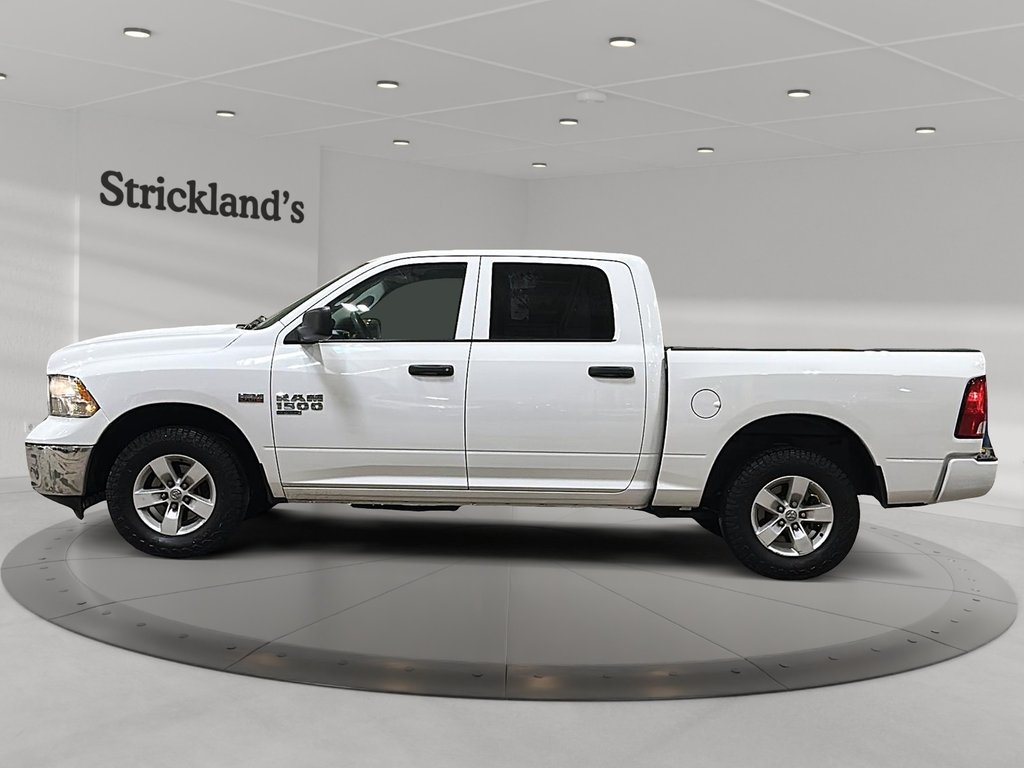 2022 Ram RAM 1500 Classic Crew Cab 4x4 (DS) SLT (140.5 WB 5'7 Box) SWB in Brantford, Ontario - 5 - w1024h768px