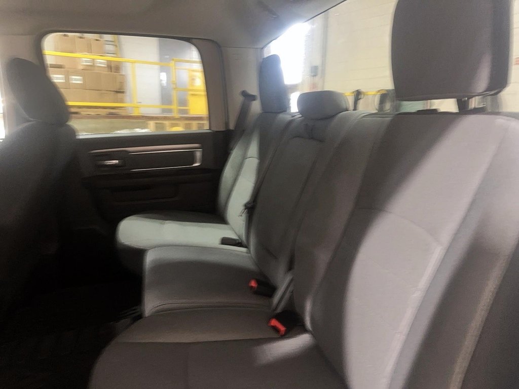 2023 Ram RAM 1500 Classic Crew Cab 4x4 (DS) SLT (140.5 WB 5'7 Box) SWB in Brantford, Ontario - 16 - w1024h768px