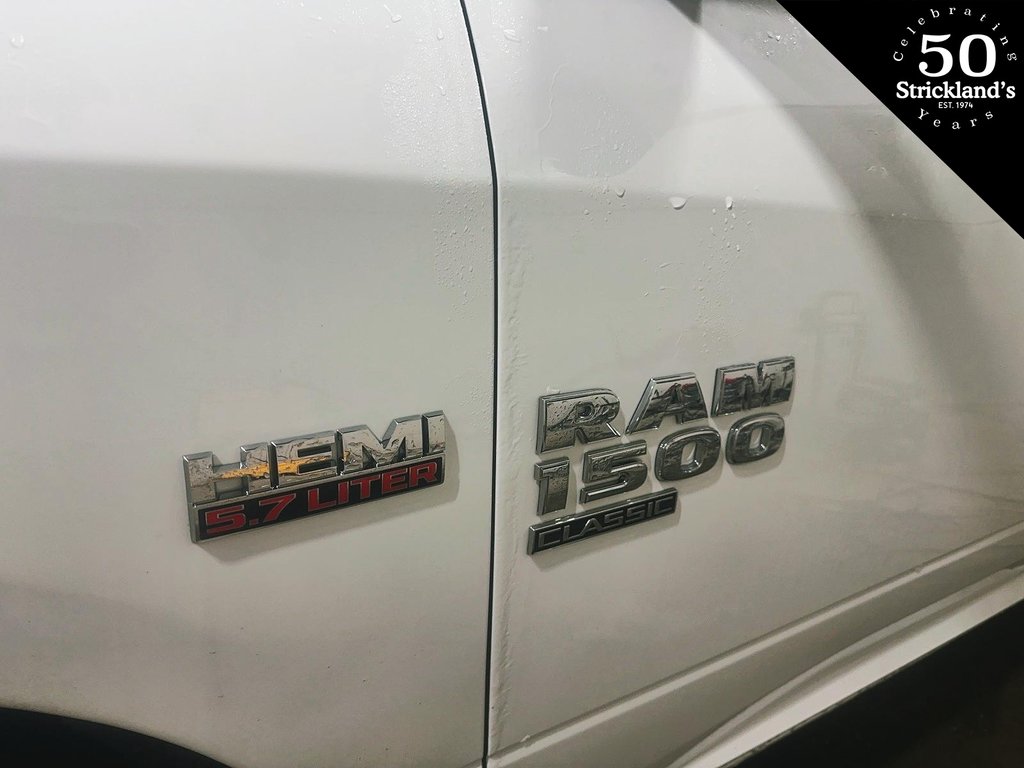 2023 Ram RAM 1500 Classic Crew Cab 4x4 (DS) SLT (140.5 WB 5'7 Box) SWB in Brantford, Ontario - 6 - w1024h768px