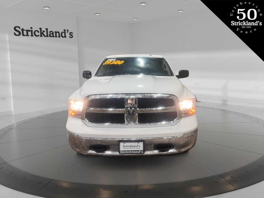 2023 Ram RAM 1500 Classic Crew Cab 4x4 (DS) SLT (140.5 WB 5'7 Box) SWB in Brantford, Ontario - 2 - w1024h768px