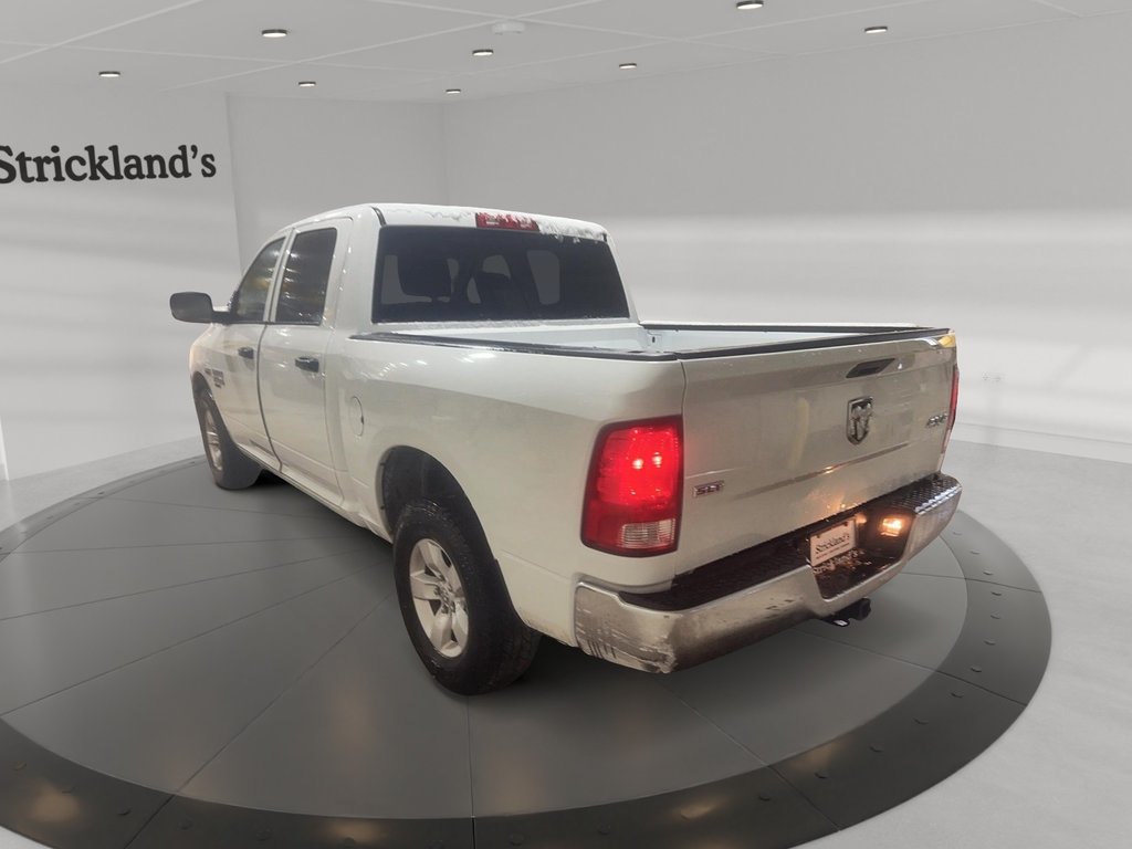 2023 Ram RAM 1500 Classic Crew Cab 4x4 (DS) SLT (140.5 WB 5'7 Box) SWB in Brantford, Ontario - 4 - w1024h768px