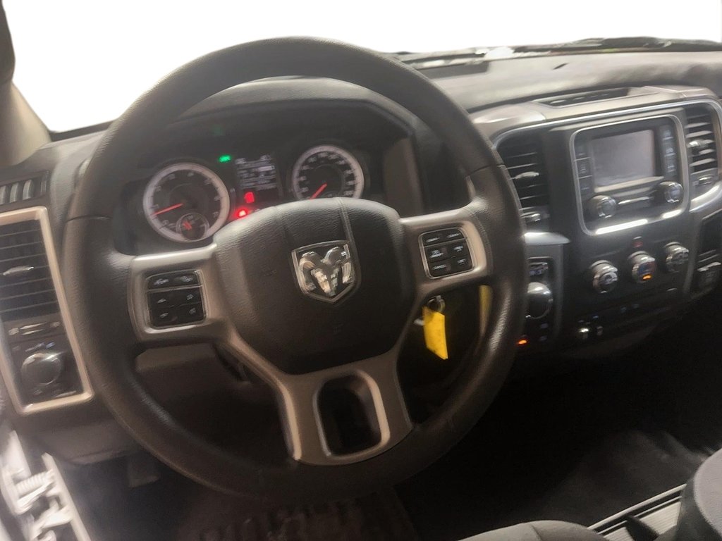 2023 Ram RAM 1500 Classic Crew Cab 4x4 (DS) SLT (140.5 WB 5'7 Box) SWB in Brantford, Ontario - 12 - w1024h768px